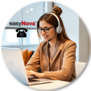 IP-Telefonie Frau an Laptop mit Headset